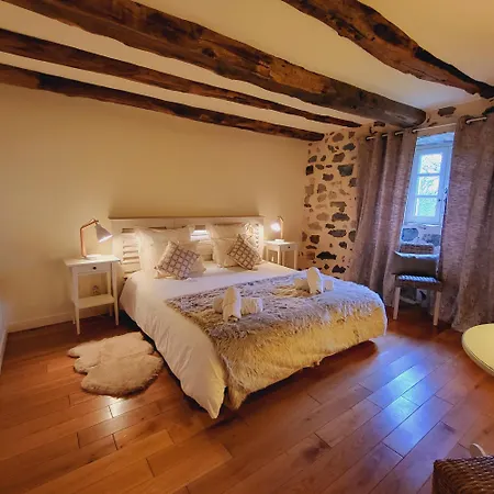 De Rigoulac Sur Reservation Et Table D'hotes Les Jours Sauf Les Jeudis Et Les Dimanches Pensionat Bouyssounouse