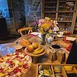 De Rigoulac Sur Reservation Et Table D'hotes Les Jours Sauf Les Jeudis Et Les Dimanches Gasthuis 3*