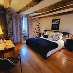 De Rigoulac Sur Reservation Et Table D'hotes Les Jours Sauf Les Jeudis Et Les Dimanches 3* Bouyssounouse
