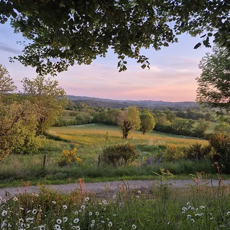 Guest house De Rigoulac 5 D'hotes & Sur Reservation Table D Hotes Sauf Les Jeudis Et Les Dimanches 3*