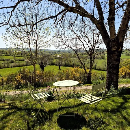 De Rigoulac 5 D'hotes & Sur Reservation Table D Hotes Sauf Les Jeudis Et Les Dimanches Guest house Bouyssounouse