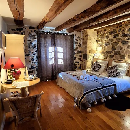 De Rigoulac Sur Reservation Et Table D'hotes Les Jours Sauf Les Jeudis Et Les Dimanches 3*