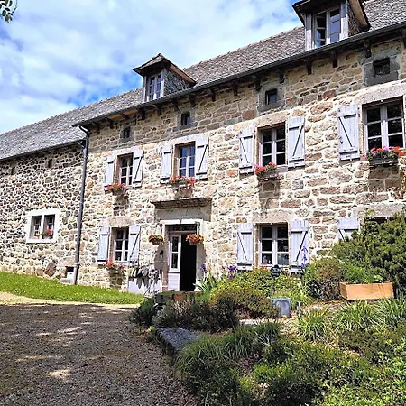 De Rigoulac Sur Reservation Et Table D'hotes Les Jours Sauf Les Jeudis Et Les Dimanches Konukevi Bouyssounouse