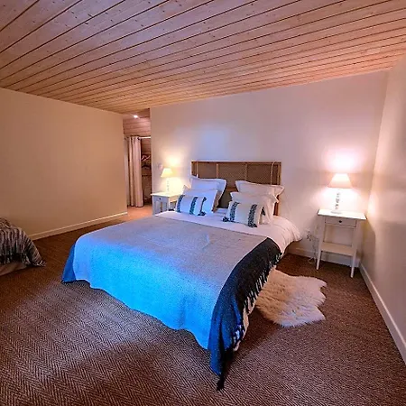 De Rigoulac Sur Reservation Et Table D'hotes Les Jours Sauf Les Jeudis Et Les Dimanches 3* Bouyssounouse