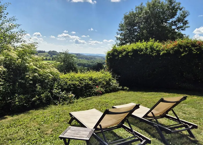 Гостевой дом De Rigoulac Bouyssounouse